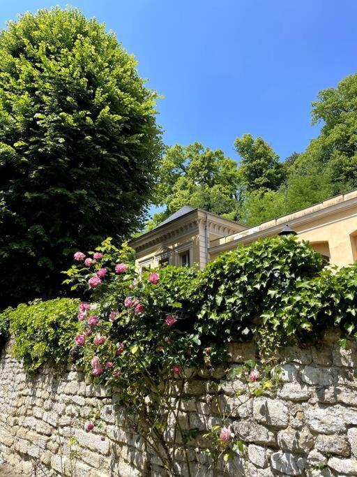 Romantique Jacuzzi, Au Chateau A 30 Min De Paris Διαμέρισμα Limay Εξωτερικό φωτογραφία