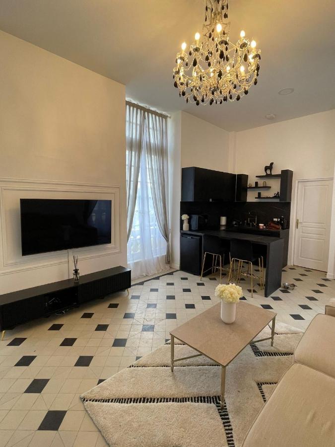 Romantique Jacuzzi, Au Chateau A 30 Min De Paris Διαμέρισμα Limay Εξωτερικό φωτογραφία